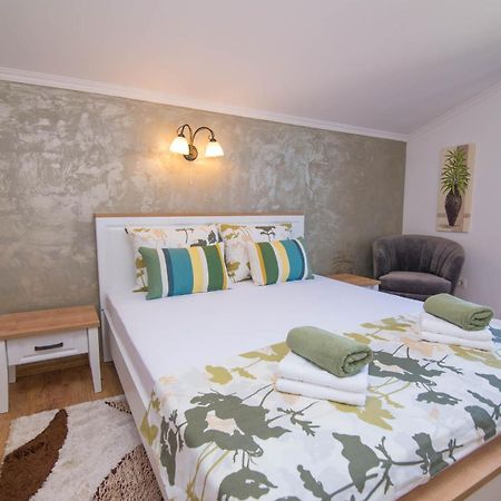 Nereo Apartment มาลีโลชินจ์ ภายนอก รูปภาพ
