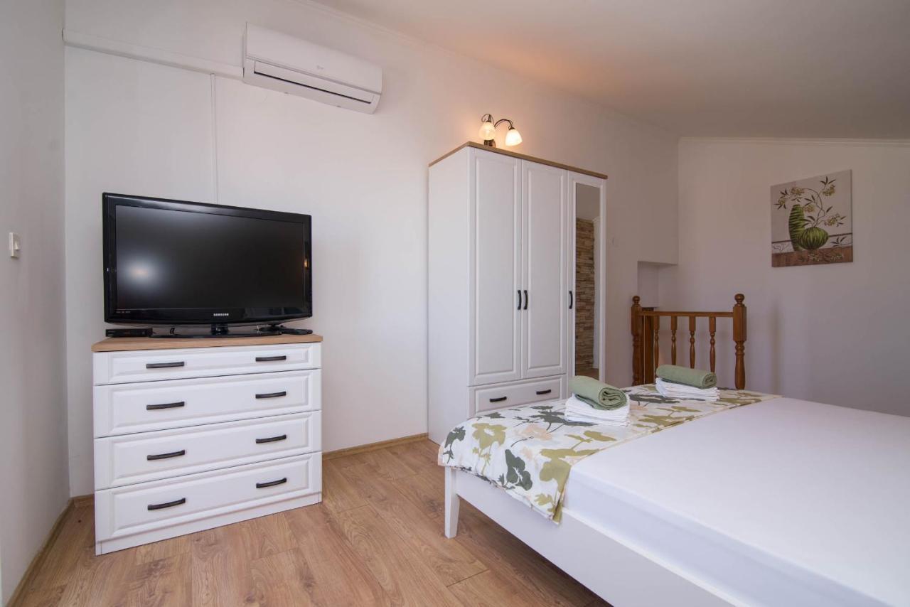 Nereo Apartment มาลีโลชินจ์ ภายนอก รูปภาพ